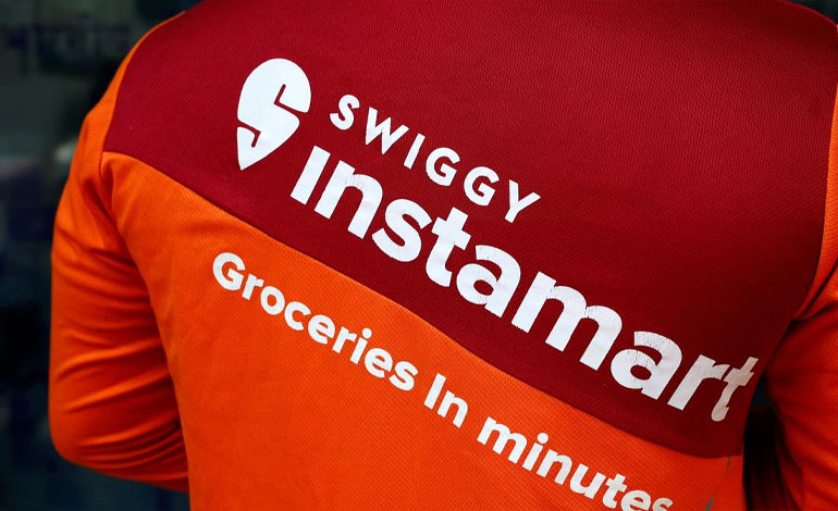 Swiggy Instamart Teams Up with Kalyan Jewellers to Deliver Gold and Silver Coins: A New Era of Quick Commerce